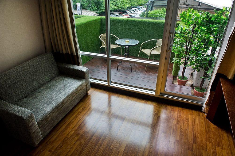 Vacio Suite Bangkok Luaran gambar