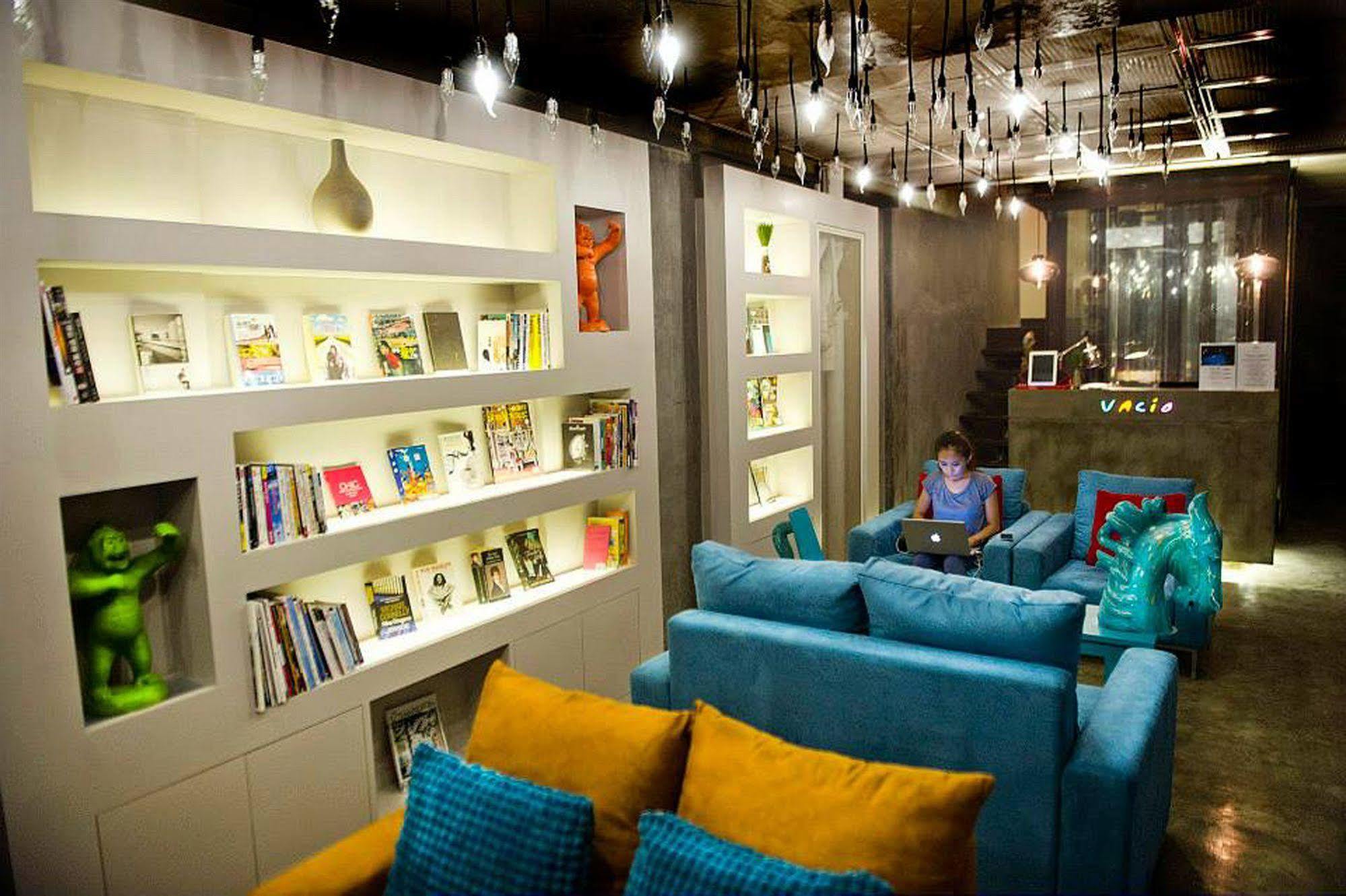Vacio Suite Bangkok Luaran gambar
