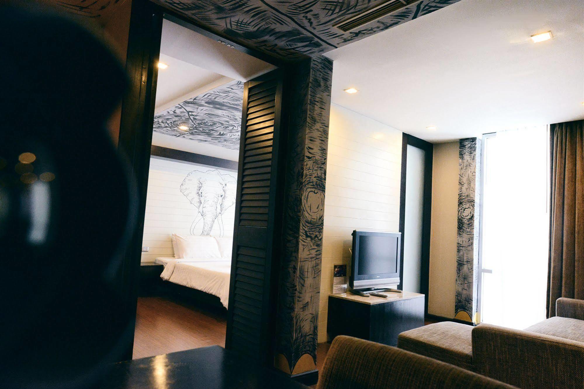 Vacio Suite Bangkok Luaran gambar