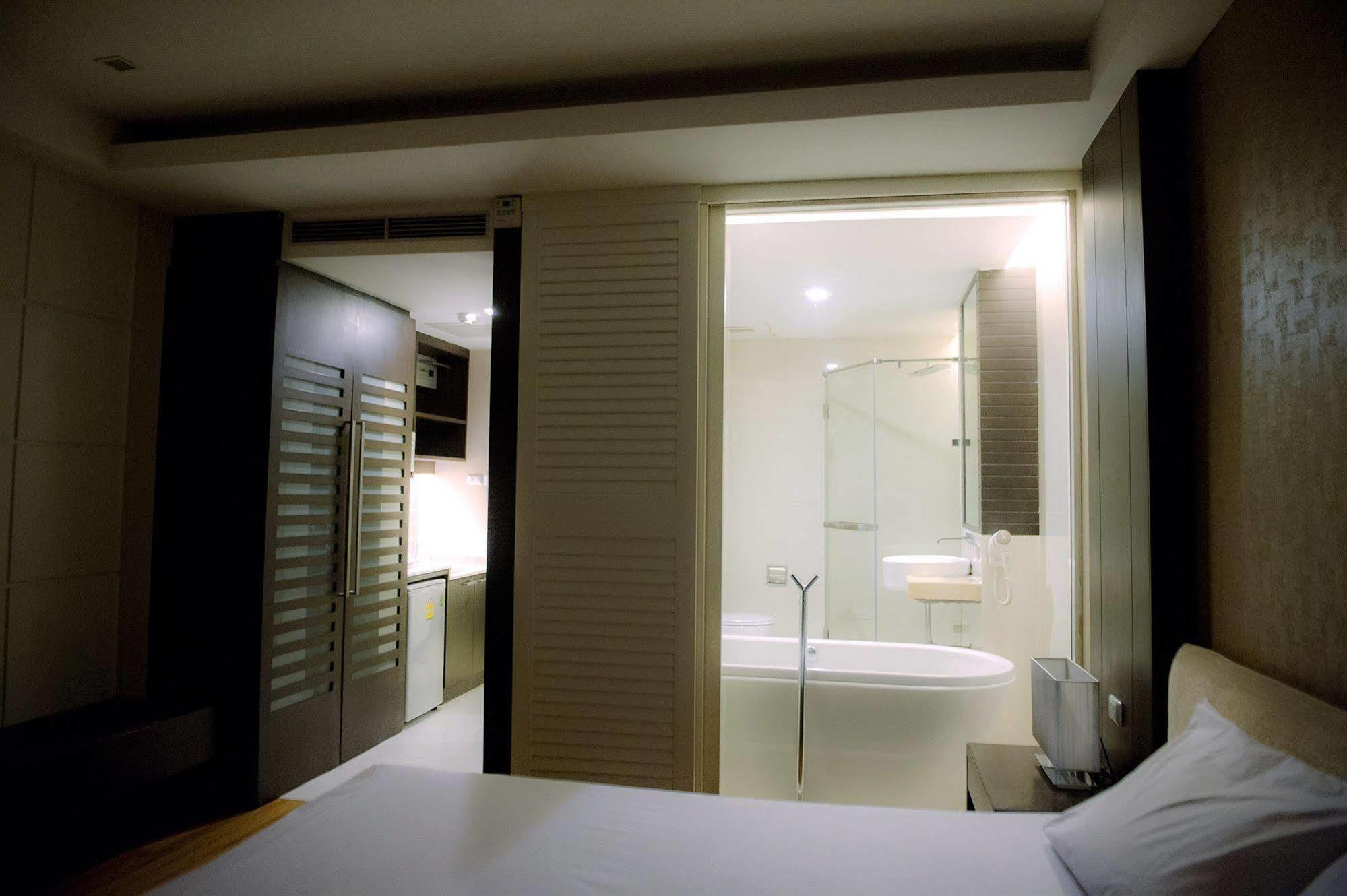 Vacio Suite Bangkok Luaran gambar